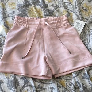 Lululemon Soft Ambitions HR Short 4” sz 6 pinkmist